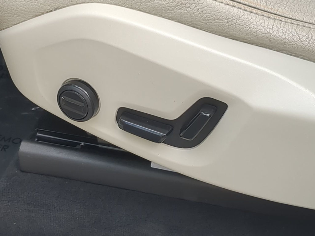 Thumbnail: 2020 Volvo XC90 - 27