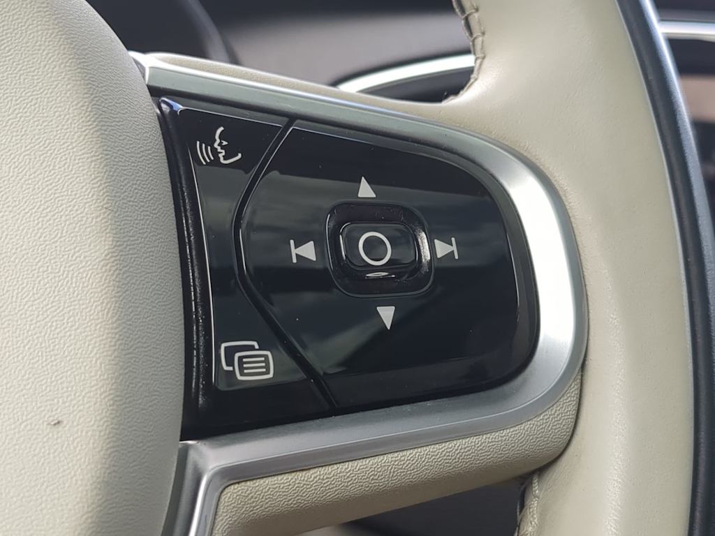 Thumbnail: 2020 Volvo XC90 - 32