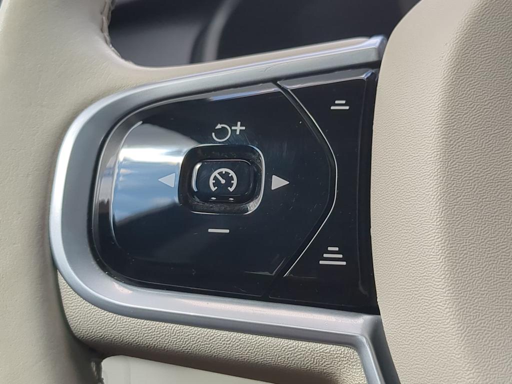 Thumbnail: 2020 Volvo XC90 - 31