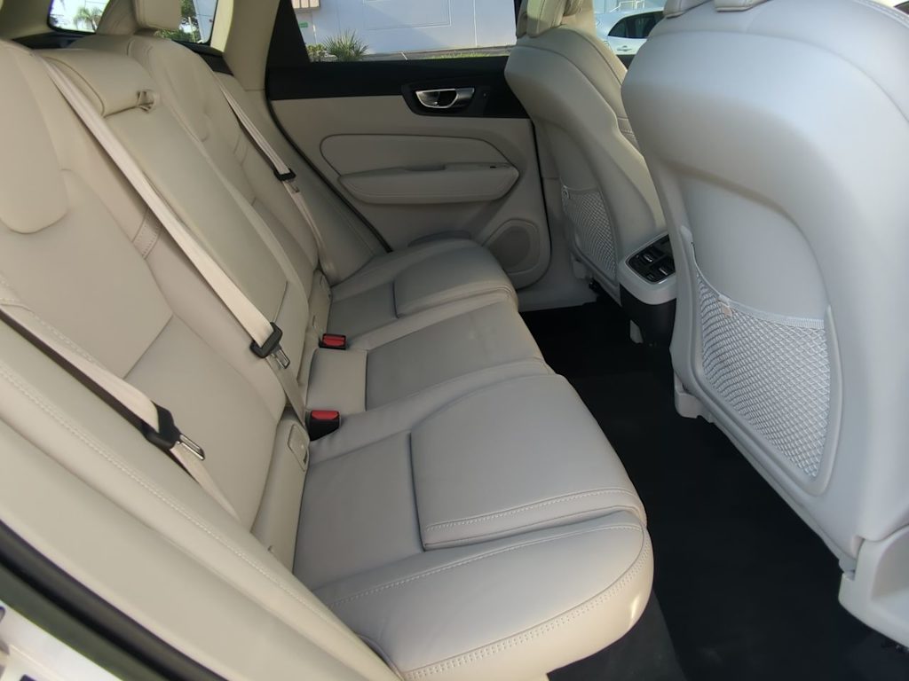 Thumbnail: 2023 Volvo XC60 - 28