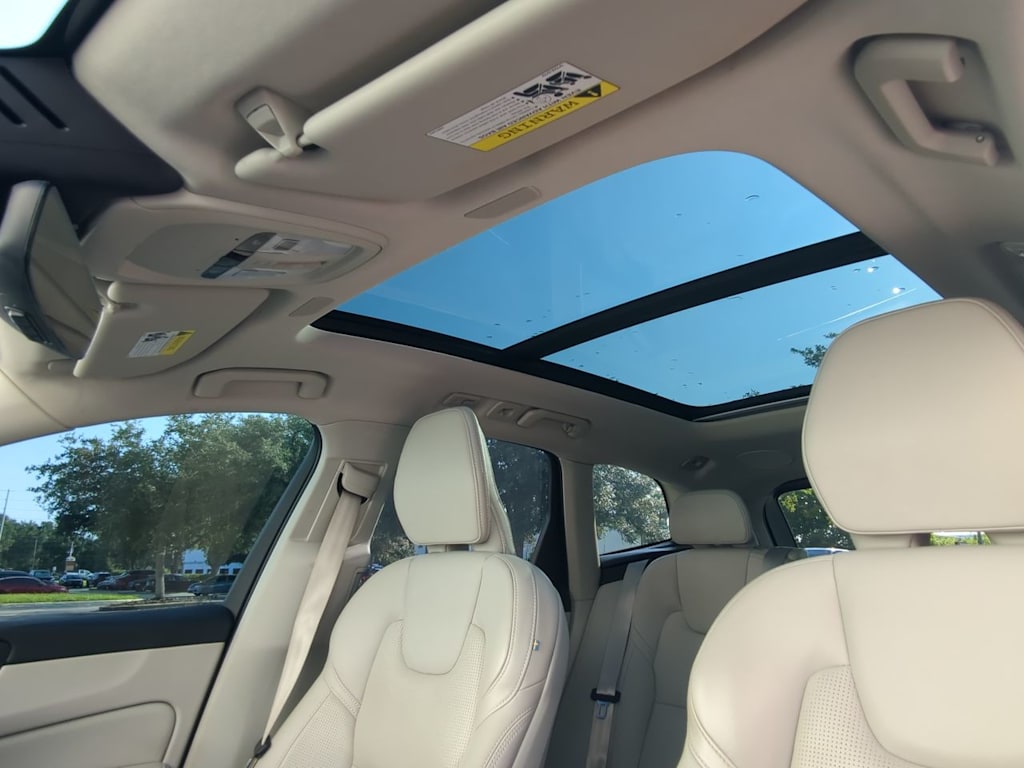 Thumbnail: 2023 Volvo XC60 - 26