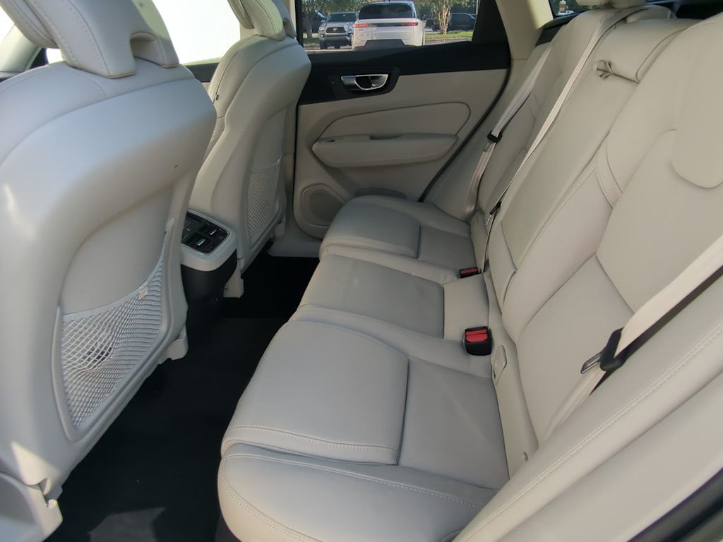 Thumbnail: 2023 Volvo XC60 - 27