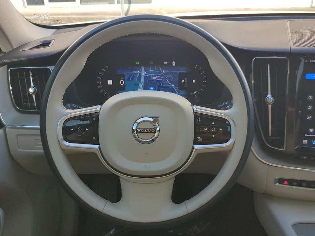 Thumbnail: 2023 Volvo XC60 - 13