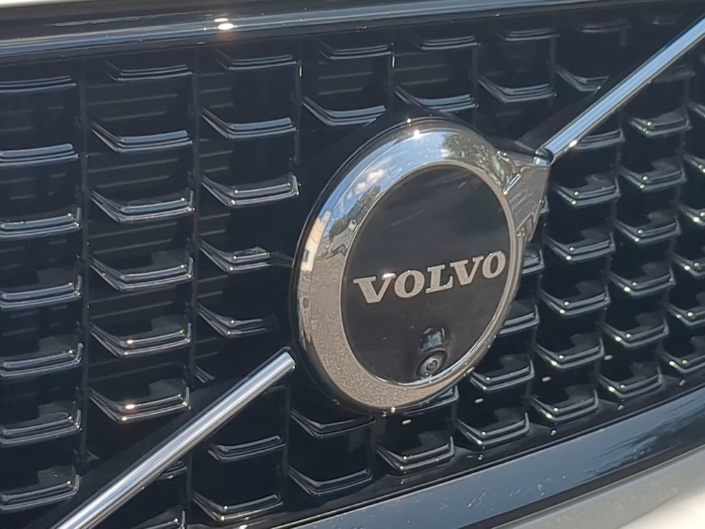 Thumbnail: 2025 Volvo XC60 - 7