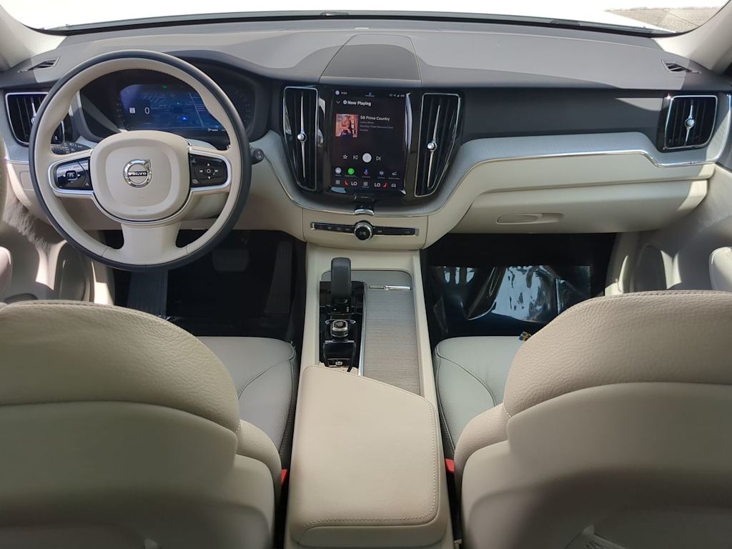 Thumbnail: 2025 Volvo XC60 - 9