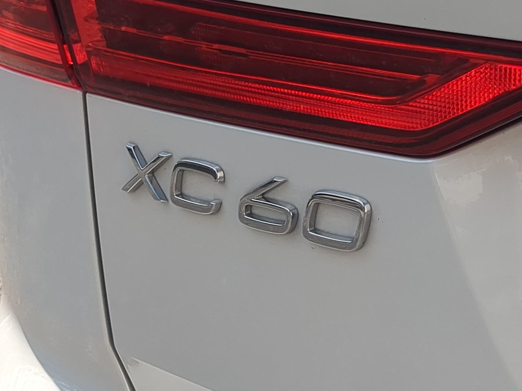 Thumbnail: 2025 Volvo XC60 - 25