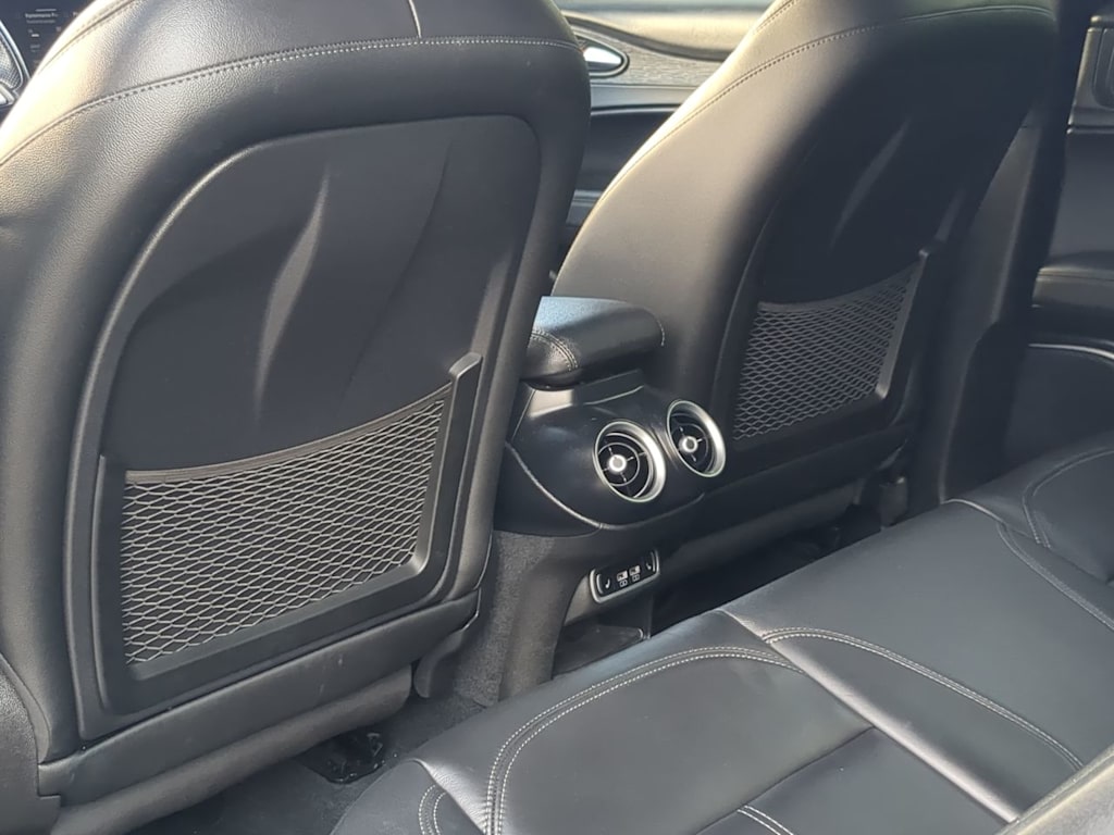 Thumbnail: 2022 Alfa Romeo Stelvio - 27