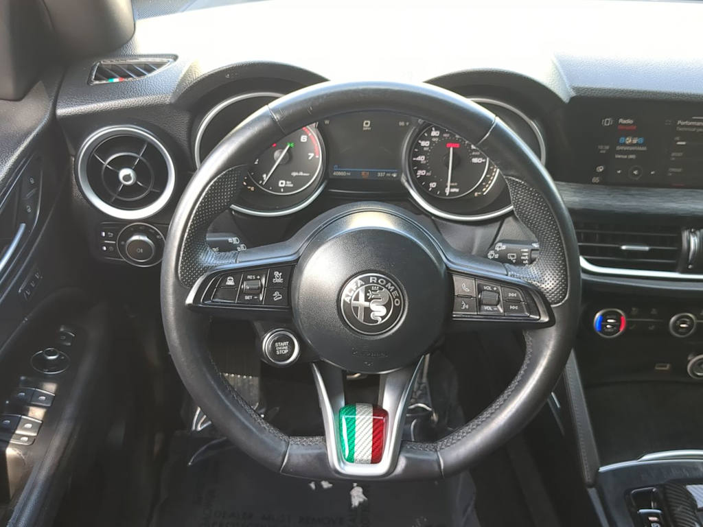 Thumbnail: 2022 Alfa Romeo Stelvio - 13