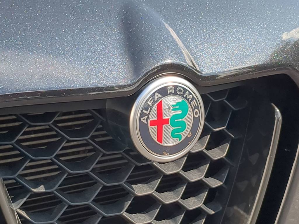 Thumbnail: 2022 Alfa Romeo Stelvio - 6