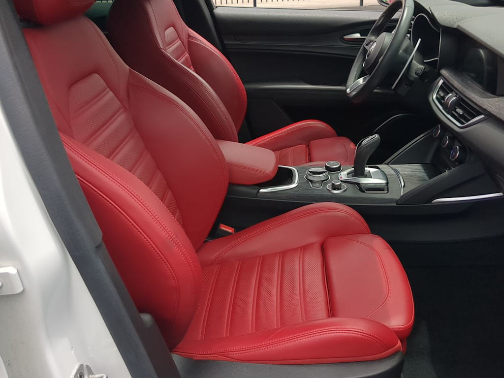 Thumbnail: 2023 Alfa Romeo Stelvio - 12