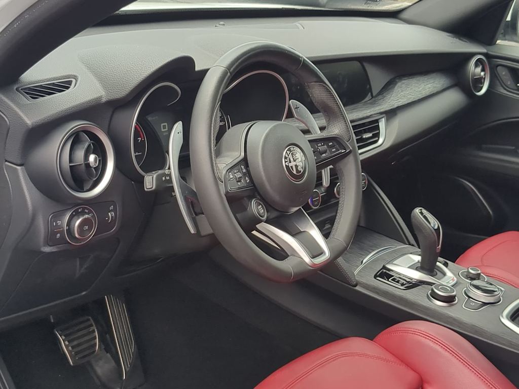 Thumbnail: 2023 Alfa Romeo Stelvio - 2