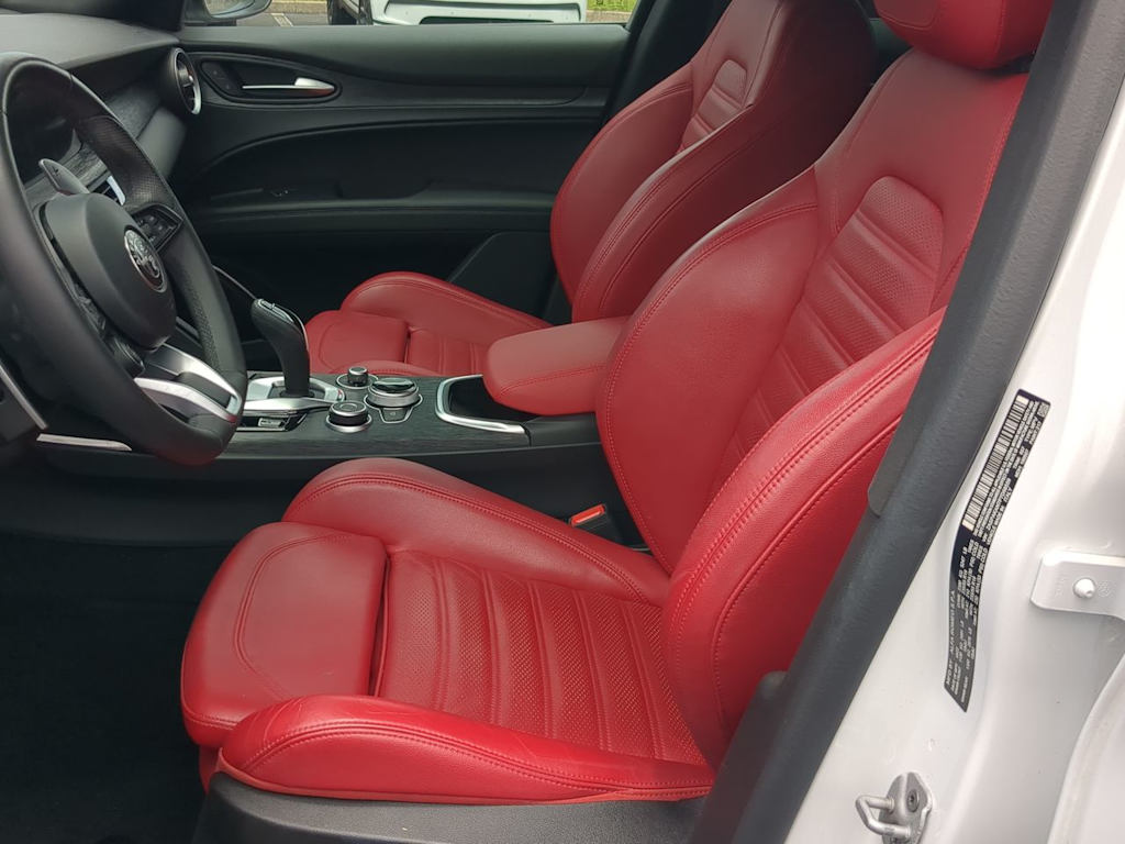 Thumbnail: 2023 Alfa Romeo Stelvio - 11