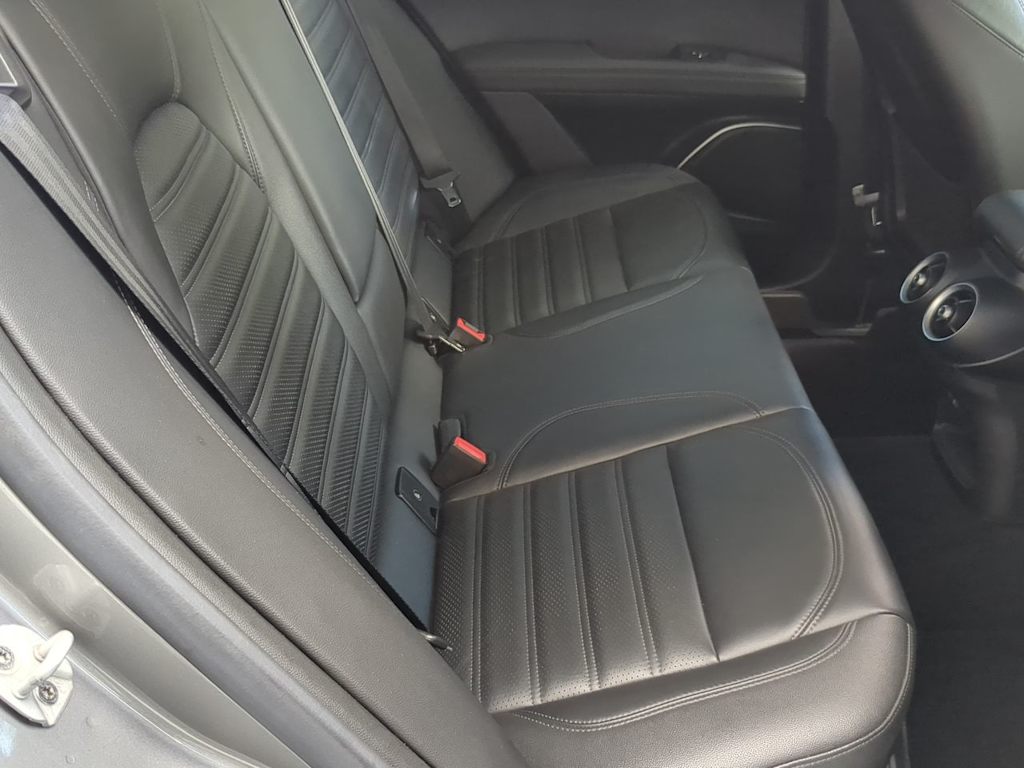 Thumbnail: 2020 Alfa Romeo Stelvio - 28