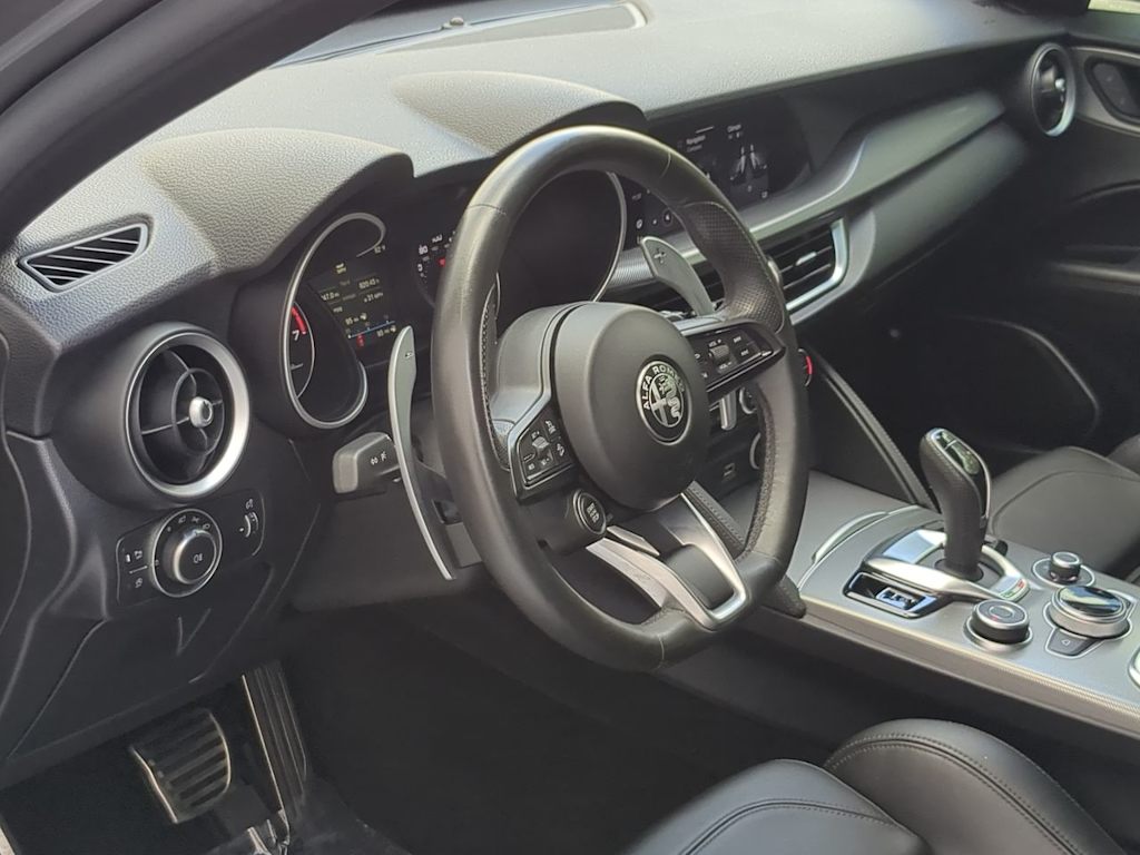 Thumbnail: 2020 Alfa Romeo Stelvio - 2