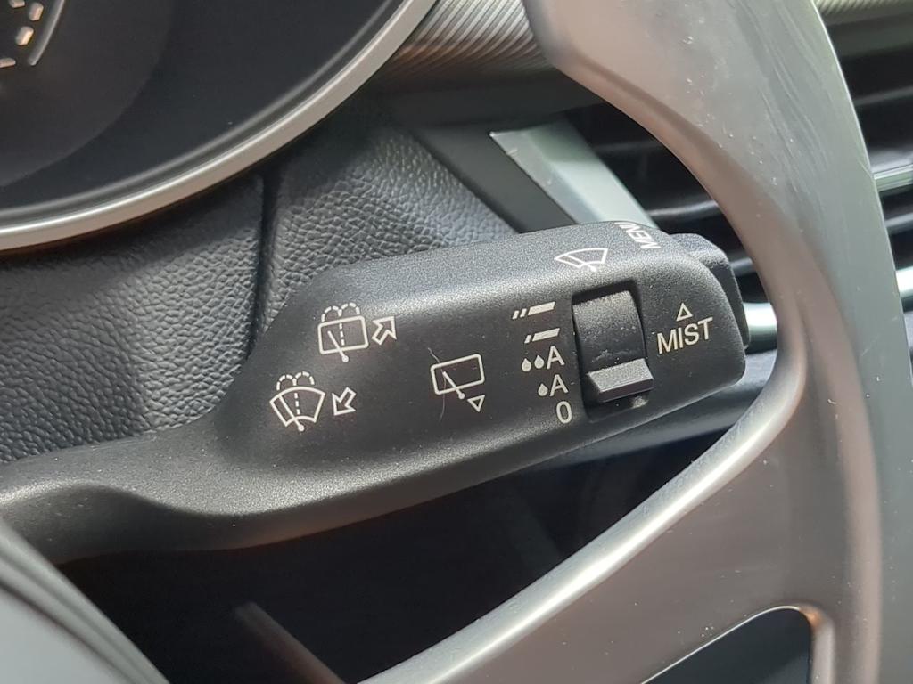 Thumbnail: 2020 Alfa Romeo Stelvio - 32