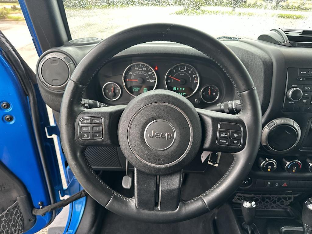 Thumbnail: 2015 Jeep Wrangler - 14