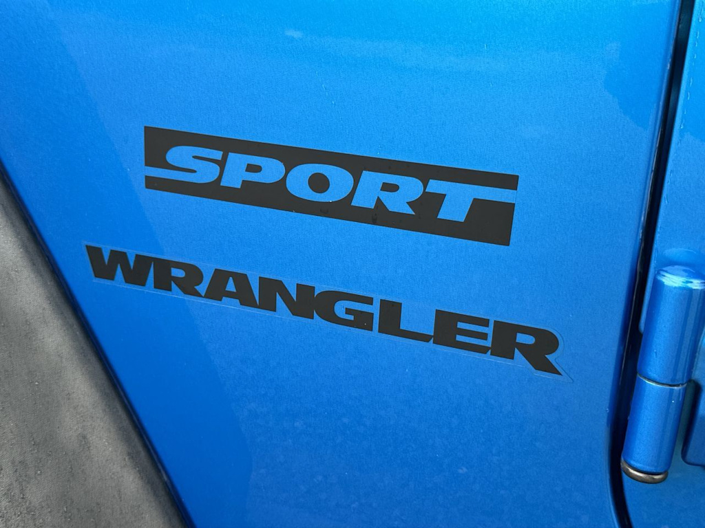 Thumbnail: 2015 Jeep Wrangler - 7