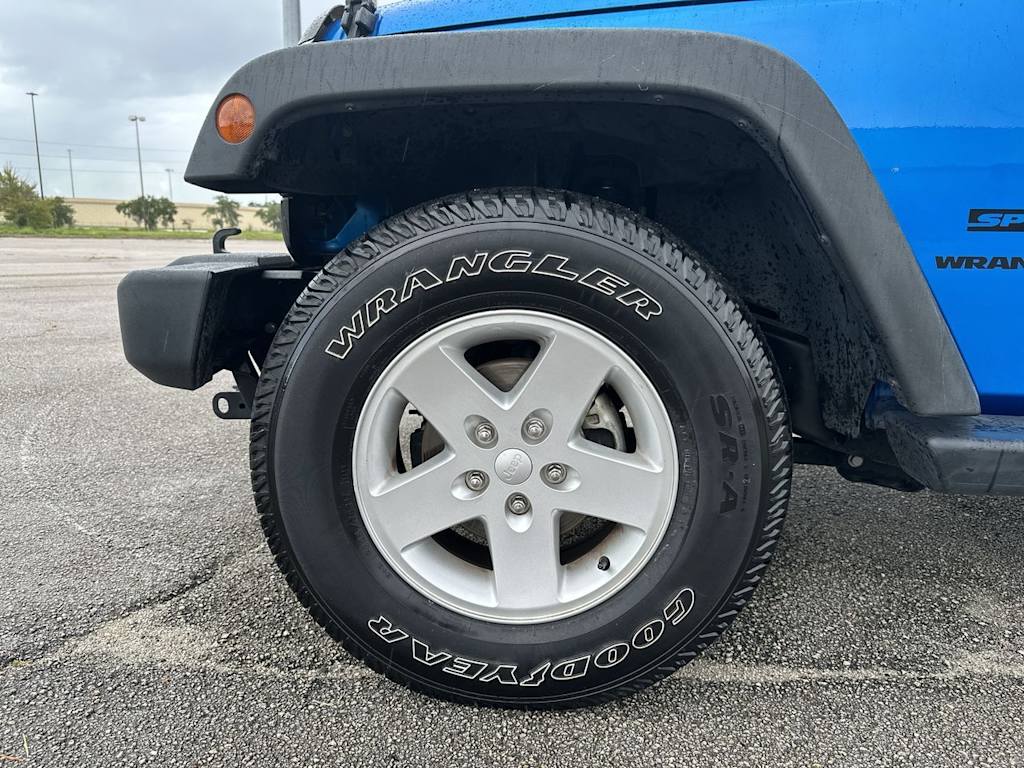 Thumbnail: 2015 Jeep Wrangler - 8
