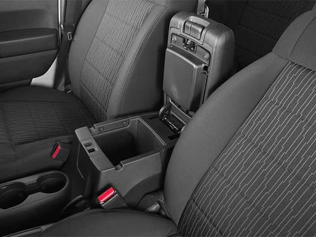 Thumbnail: 2013 Jeep Wrangler - 7