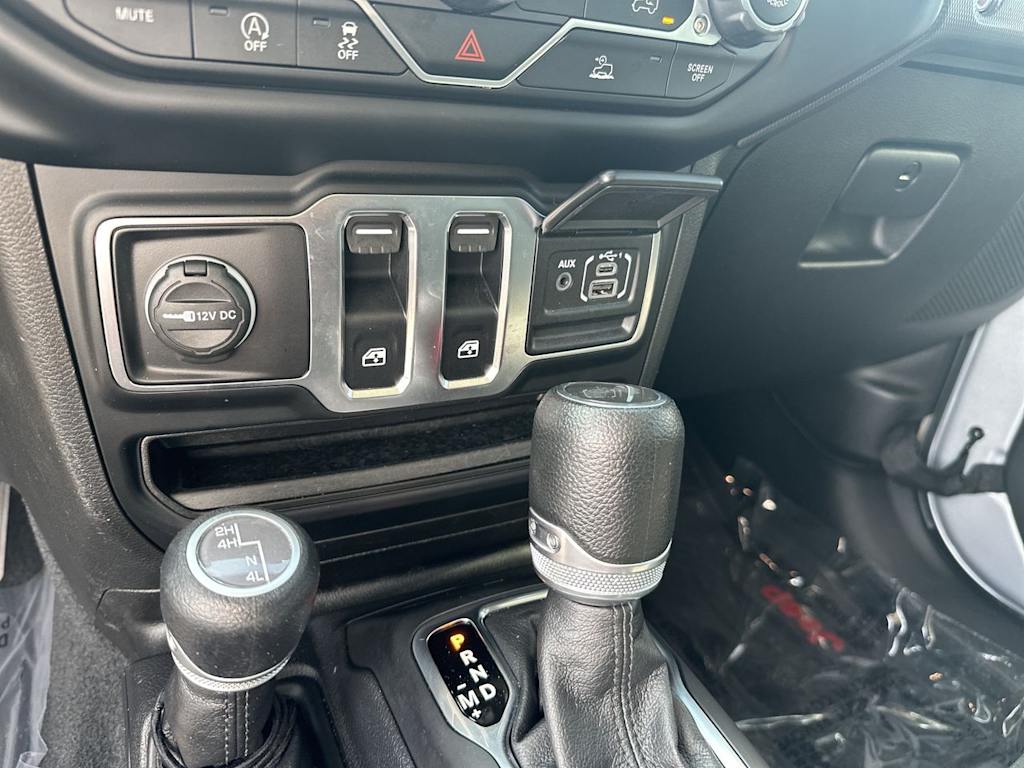 Thumbnail: 2023 Jeep Wrangler - 28