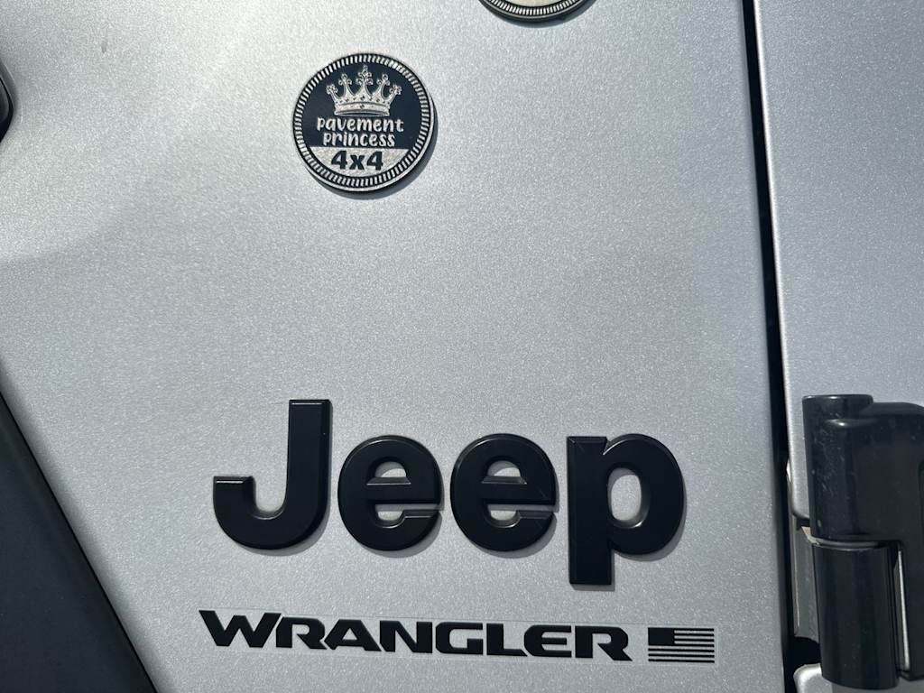 Thumbnail: 2023 Jeep Wrangler - 6