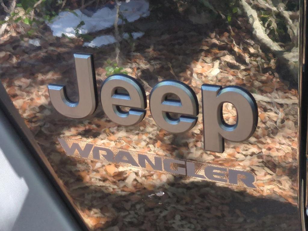 Thumbnail: 2022 Jeep Wrangler - 8