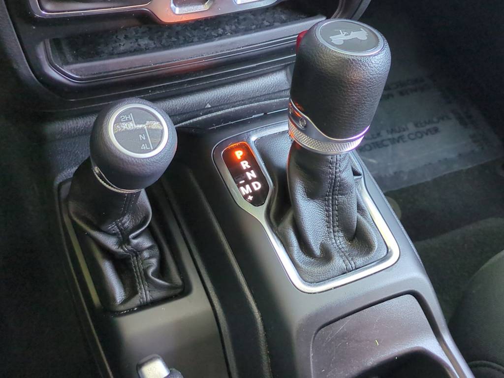 Thumbnail: 2022 Jeep Wrangler - 16