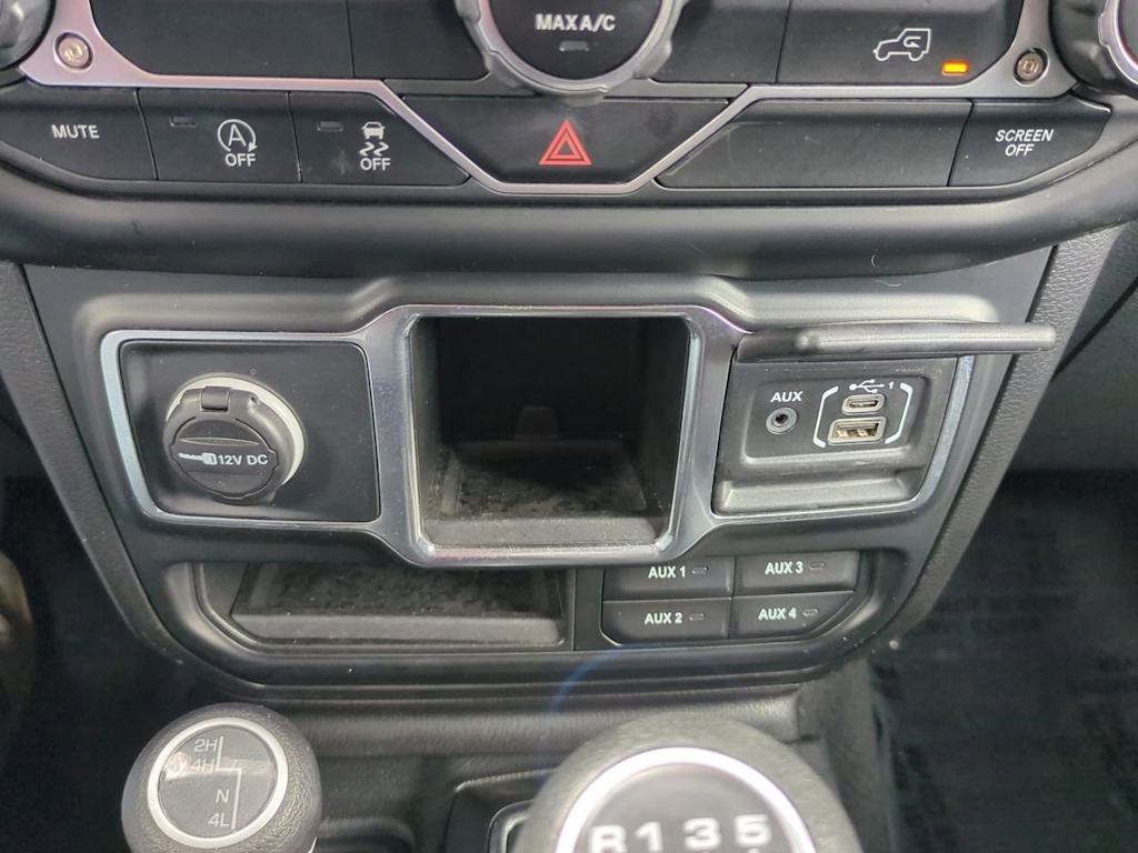 Thumbnail: 2023 Jeep Wrangler - 33