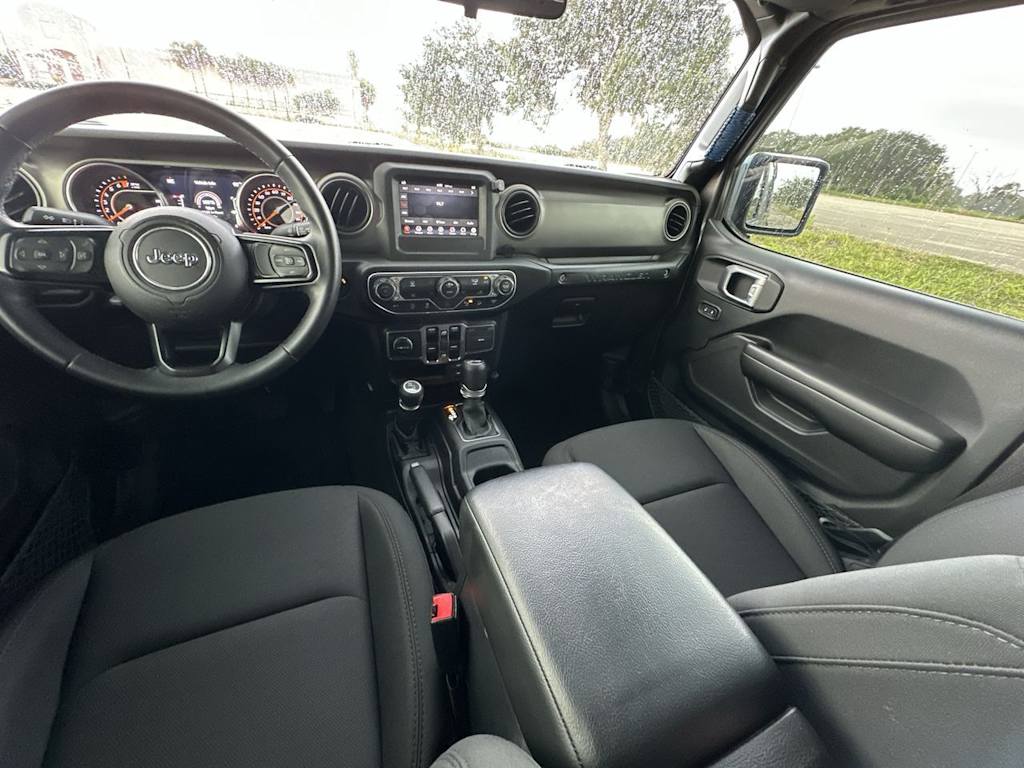 Thumbnail: 2019 Jeep Wrangler - 14