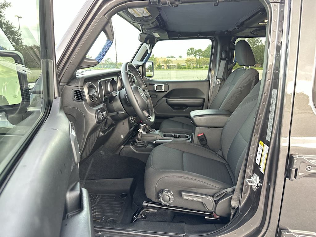 Thumbnail: 2019 Jeep Wrangler - 11