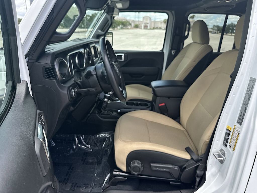 Thumbnail: 2022 Jeep Wrangler - 9