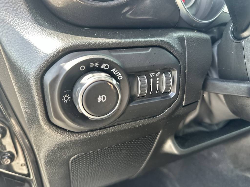 Thumbnail: 2022 Jeep Wrangler - 18