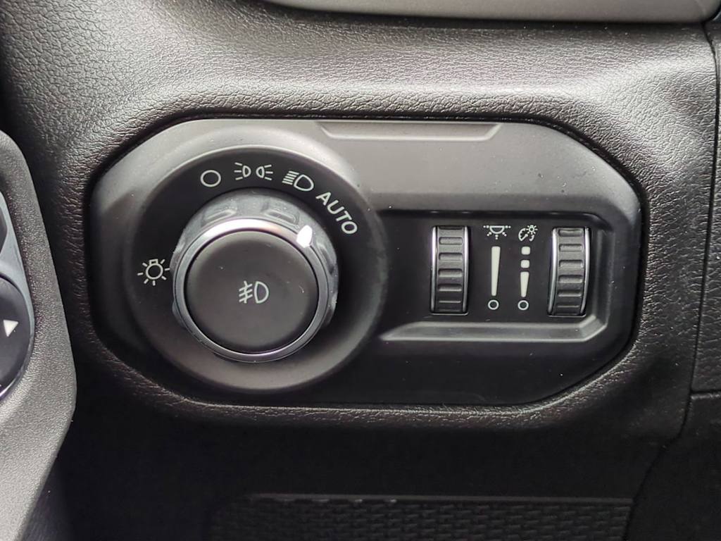 Thumbnail: 2019 Jeep Wrangler - 26