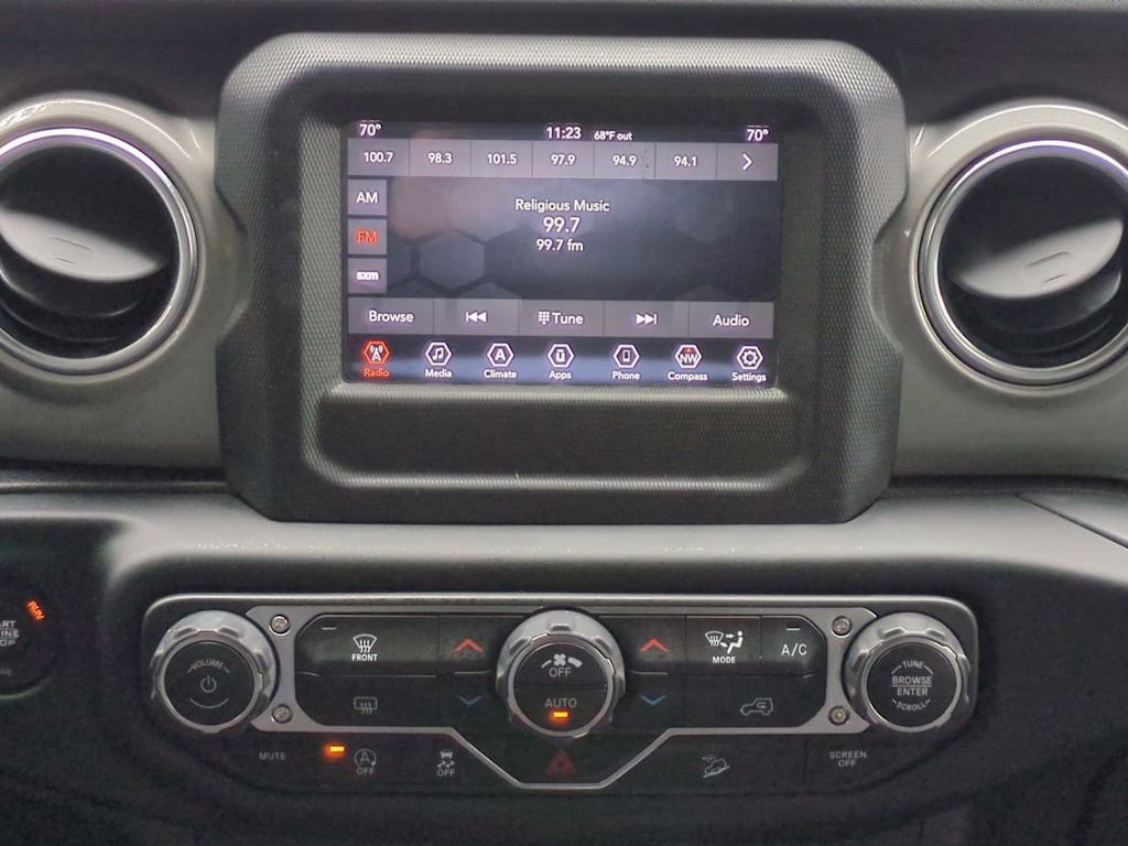 Thumbnail: 2019 Jeep Wrangler - 15