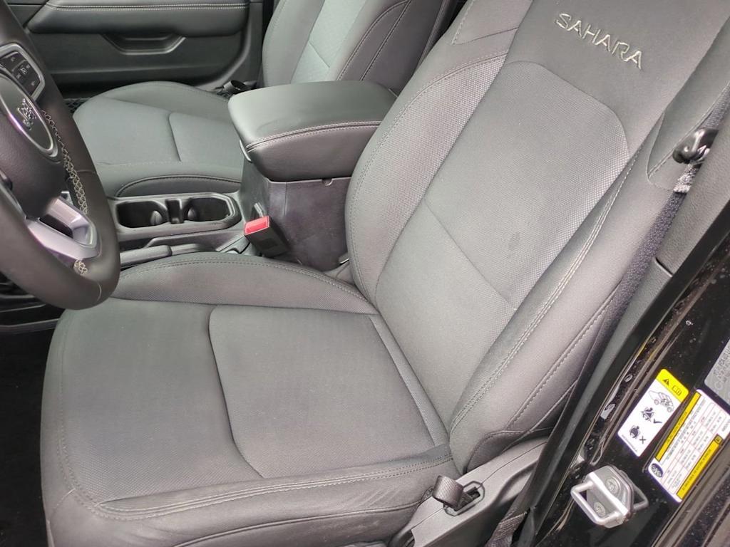 Thumbnail: 2019 Jeep Wrangler - 11