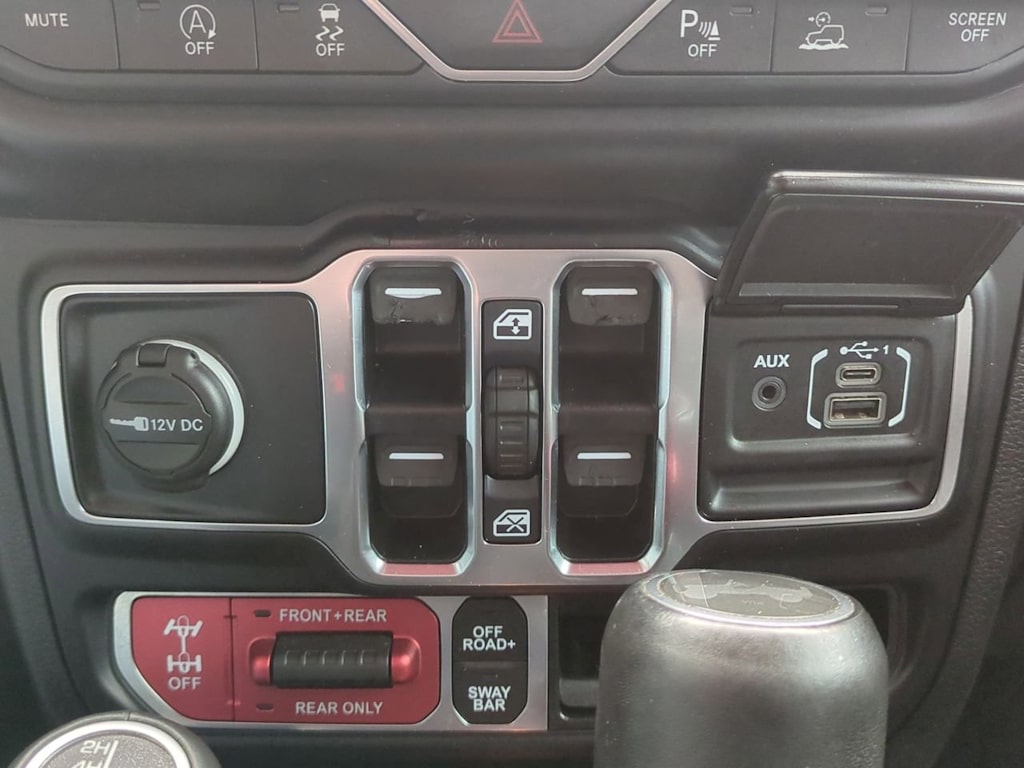 Thumbnail: 2021 Jeep Wrangler - 33