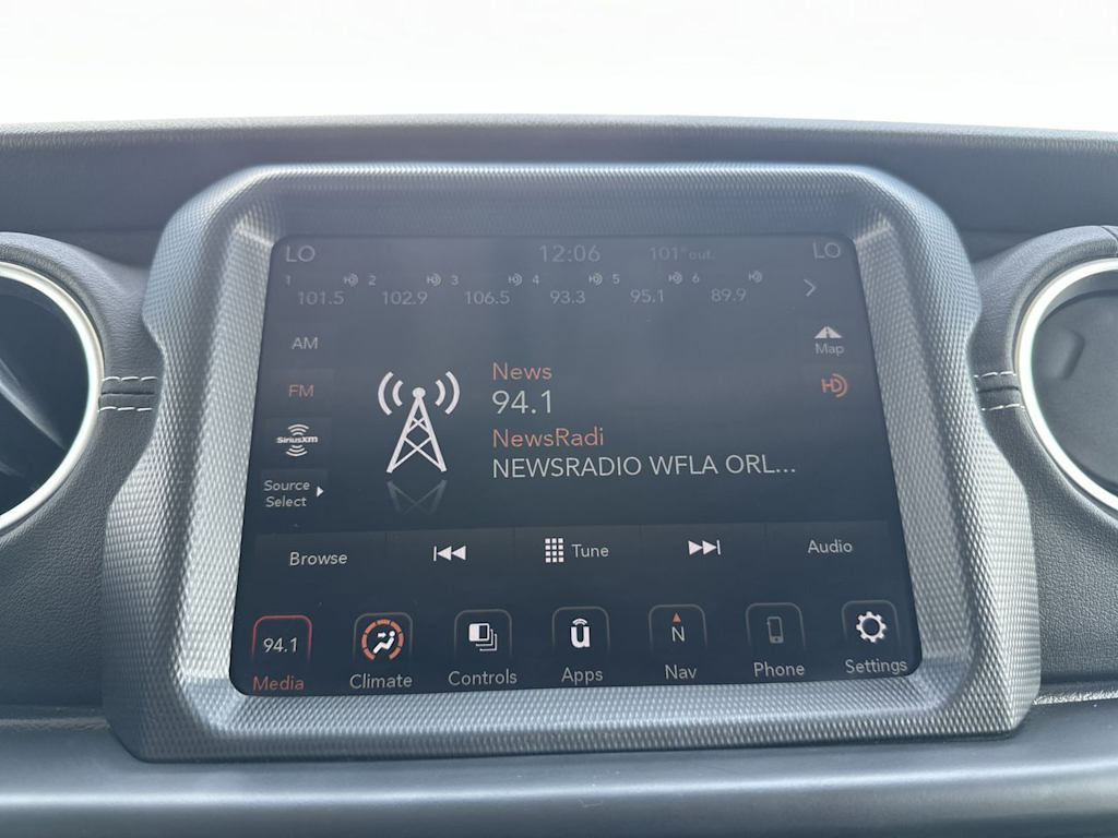 Thumbnail: 2023 Jeep Wrangler - 32