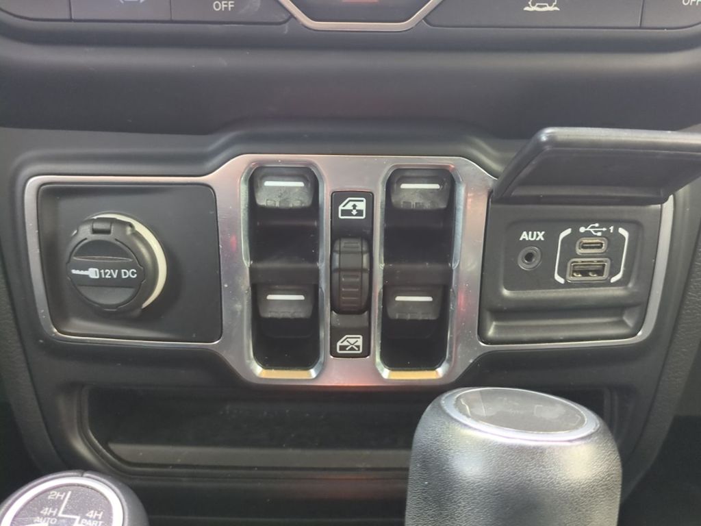 Thumbnail: 2023 Jeep Wrangler - 34