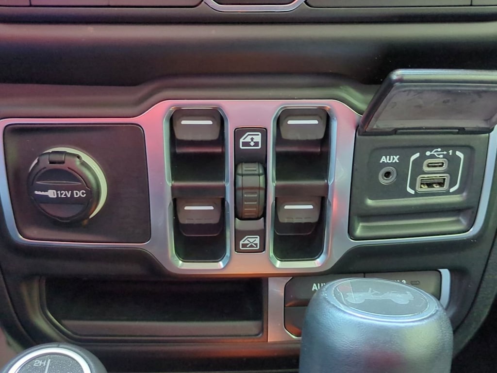 Thumbnail: 2023 Jeep Wrangler - 36