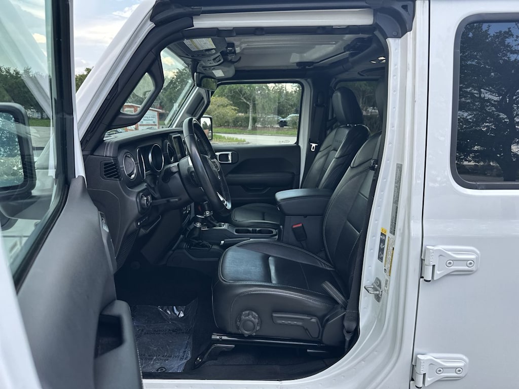 Thumbnail: 2022 Jeep Wrangler - 9