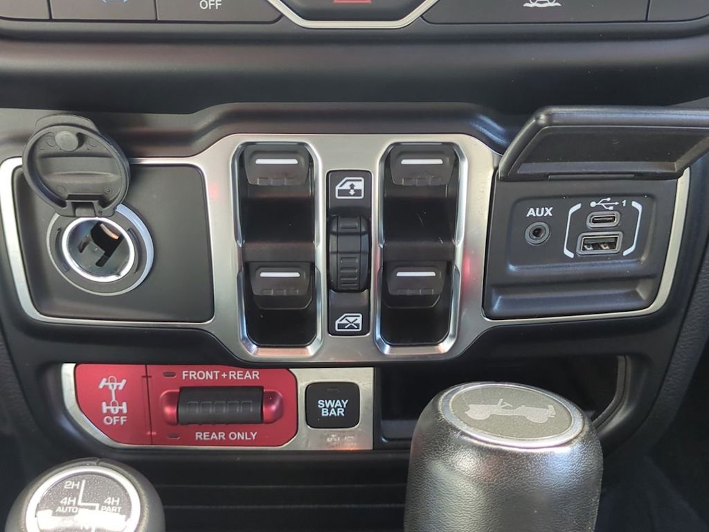 Thumbnail: 2022 Jeep Wrangler - 35