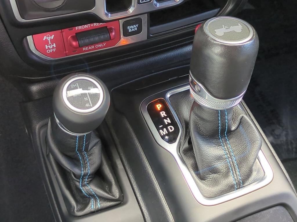 Thumbnail: 2022 Jeep Wrangler - 16