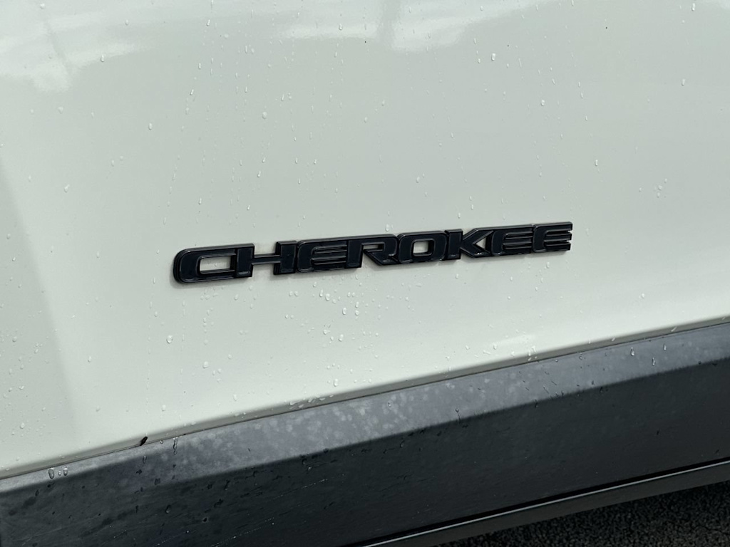 Thumbnail: 2019 Jeep Cherokee - 25