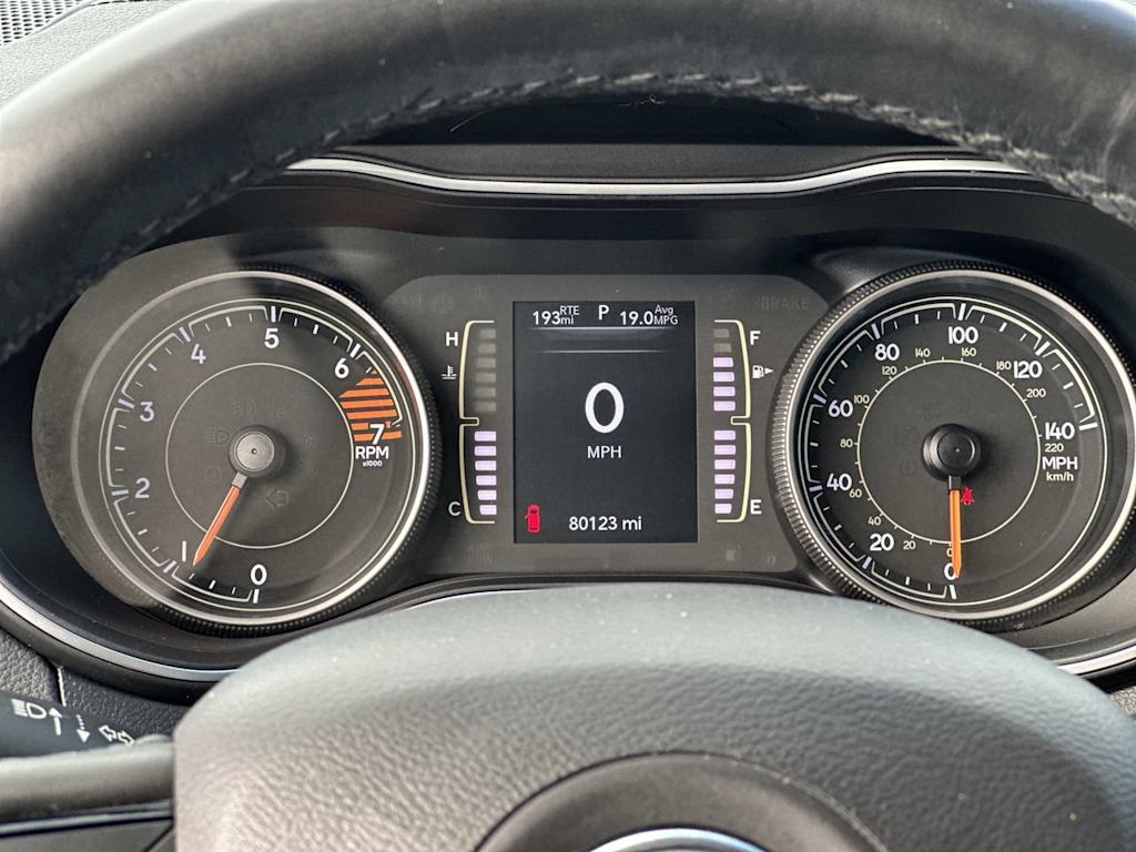 Thumbnail: 2019 Jeep Cherokee - 18