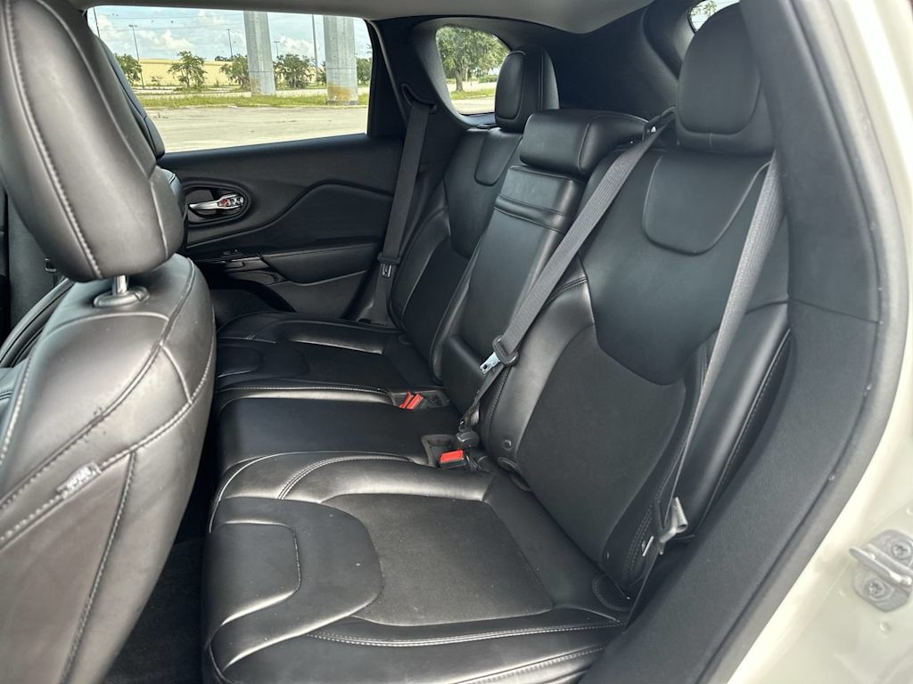 Thumbnail: 2019 Jeep Cherokee - 26