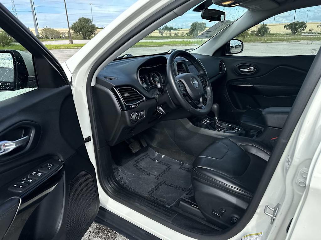 Thumbnail: 2019 Jeep Cherokee - 2