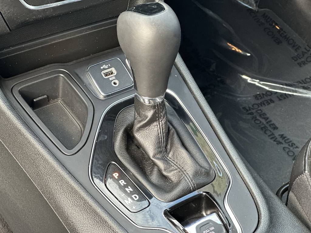 Thumbnail: 2019 Jeep Cherokee - 29