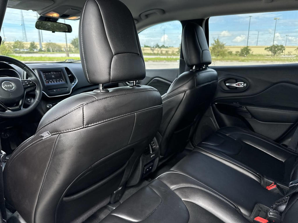 Thumbnail: 2019 Jeep Cherokee - 13