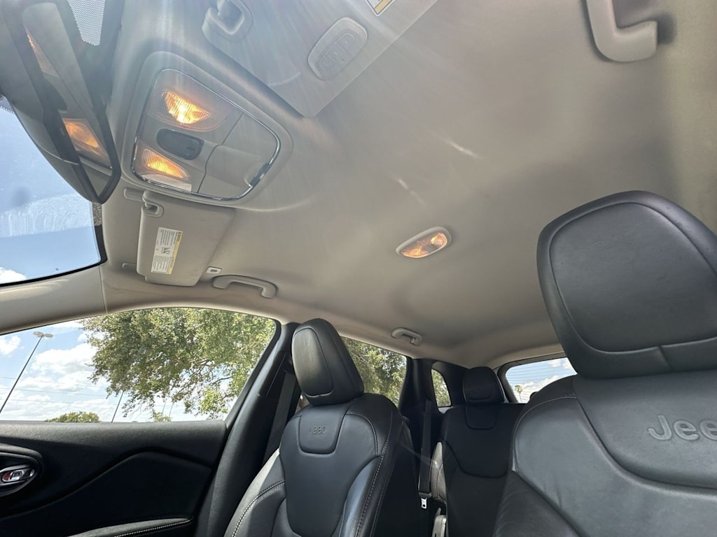 Thumbnail: 2018 Jeep Cherokee - 26