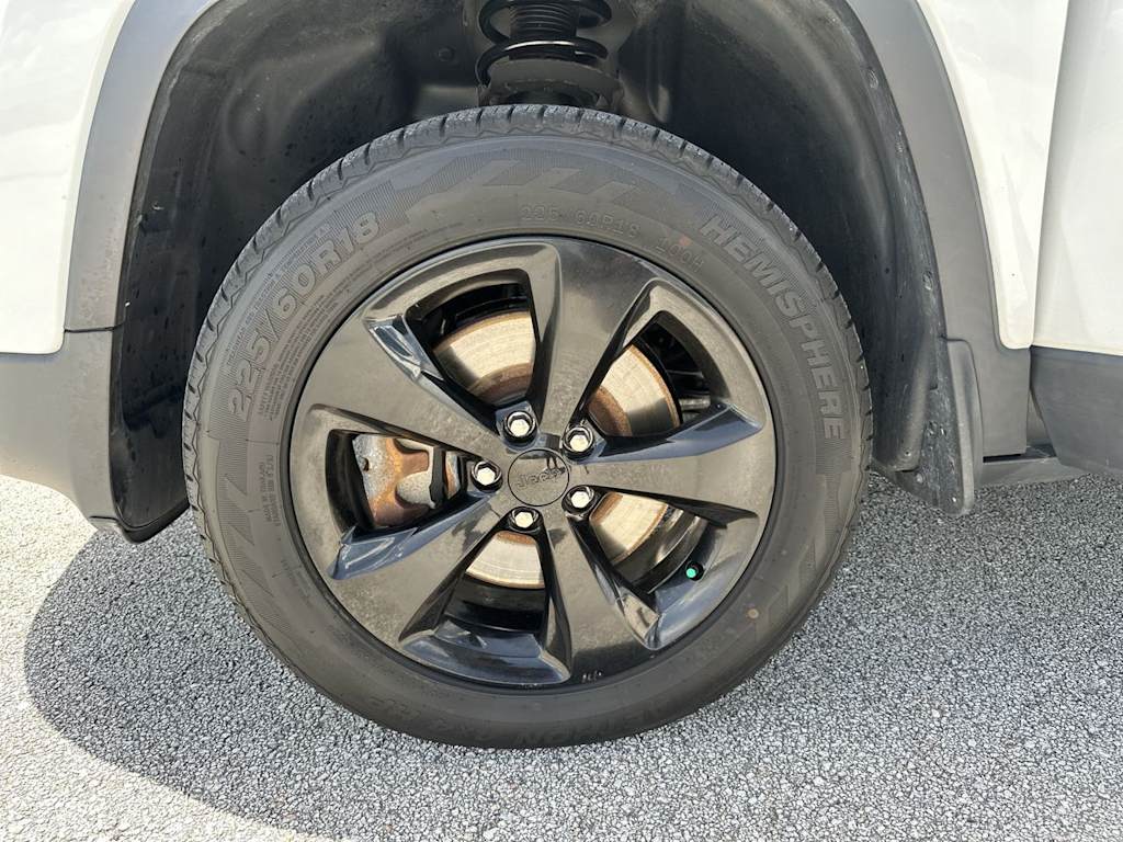 Thumbnail: 2018 Jeep Cherokee - 7